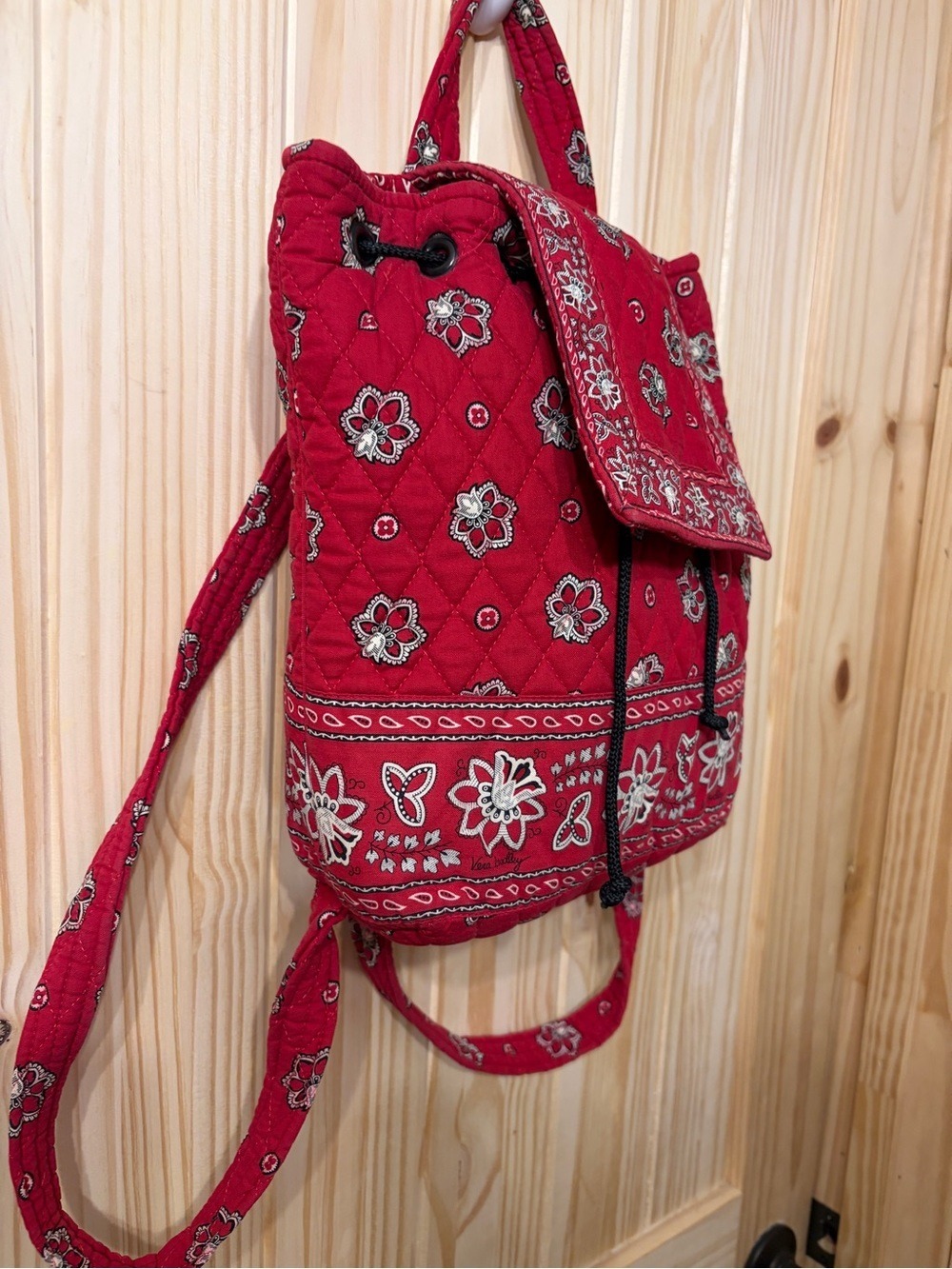 Vera Bradley Red Bandana Quilted Drawstring Backpack Boho Cottagecore Travel Bag - Picture 2 of 4